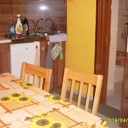 Nagymama Hazikoja Vendeghaz Pipacs Nyaraloja Apartment Tiszasas